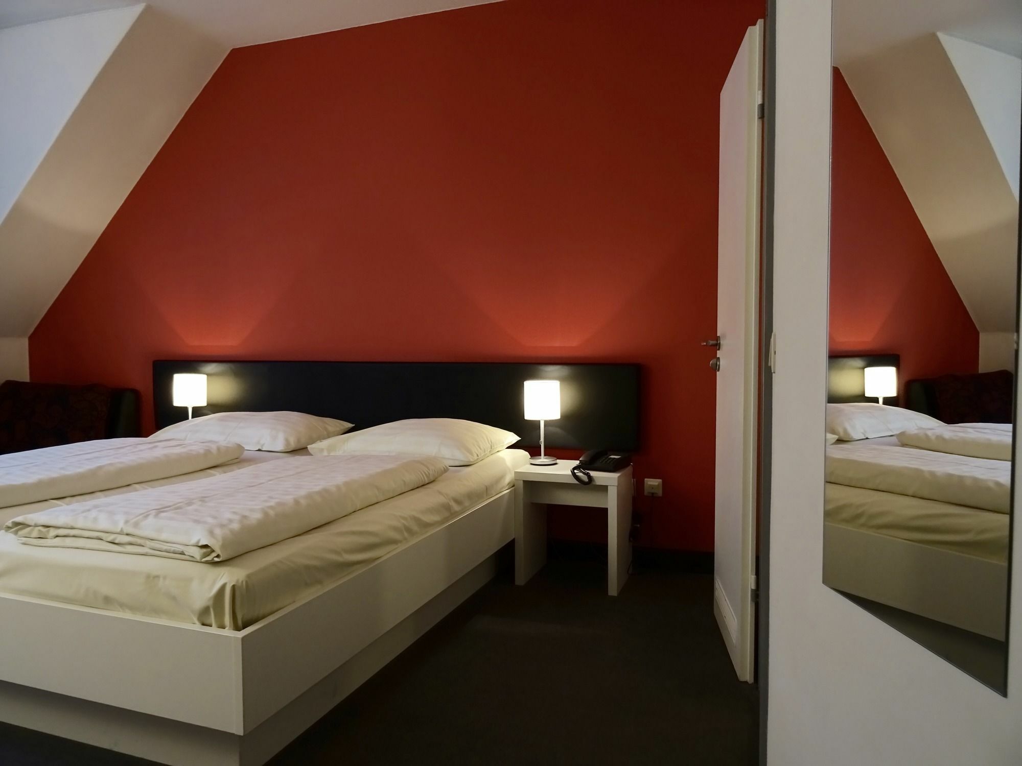 Hotel Brunnenhof Center 3*