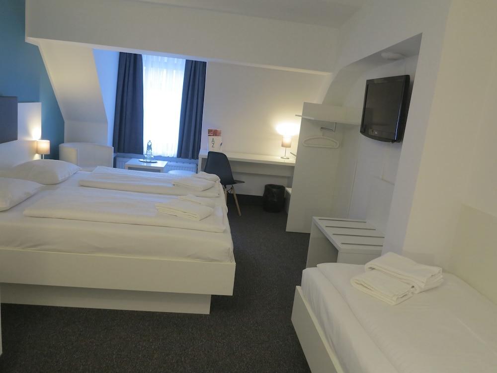 Hotel Brunnenhof Center 3*