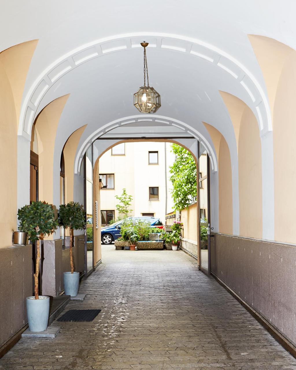 Hotel Brunnenhof Center 3*