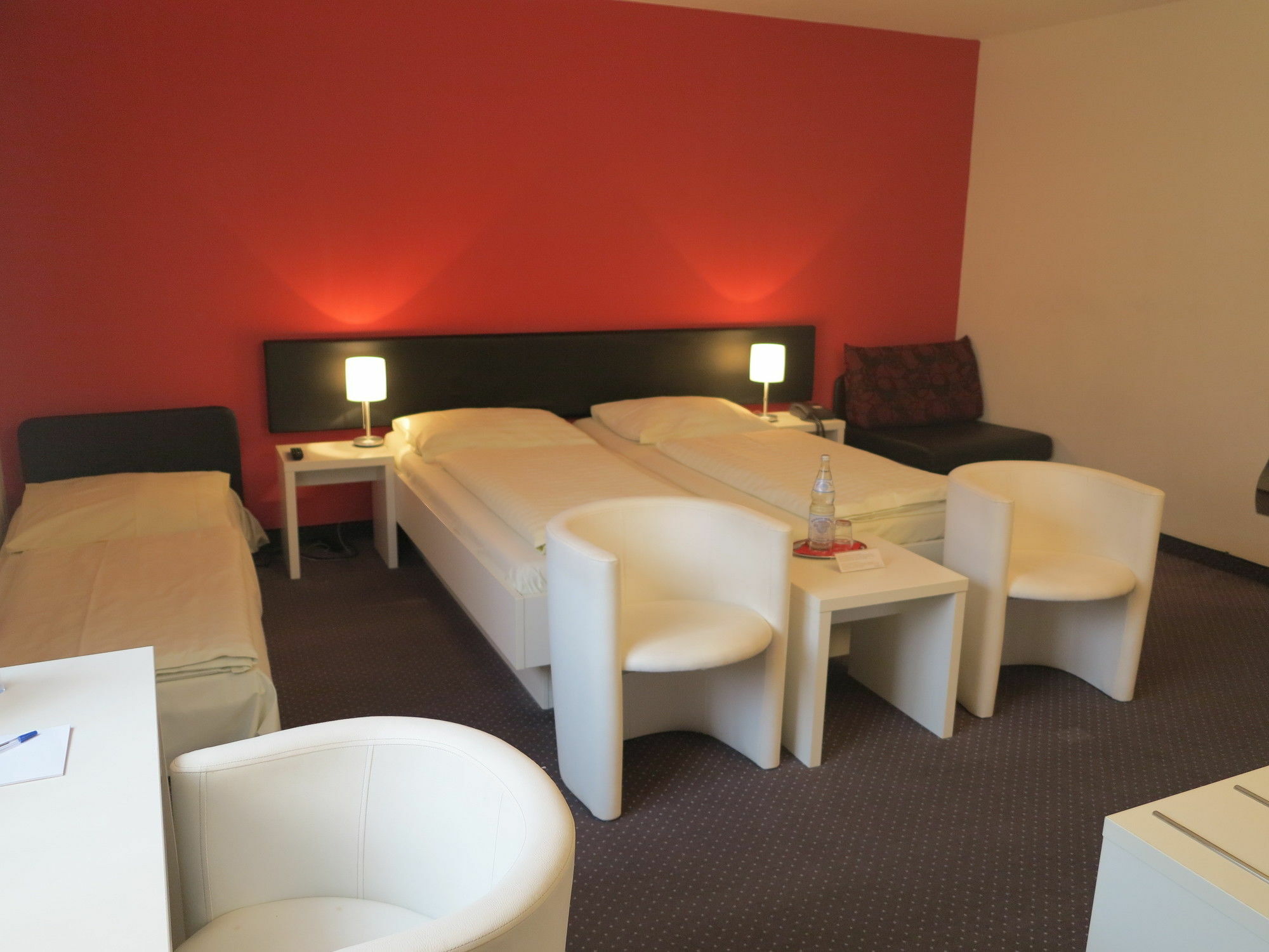 Hotel Brunnenhof Center 3*