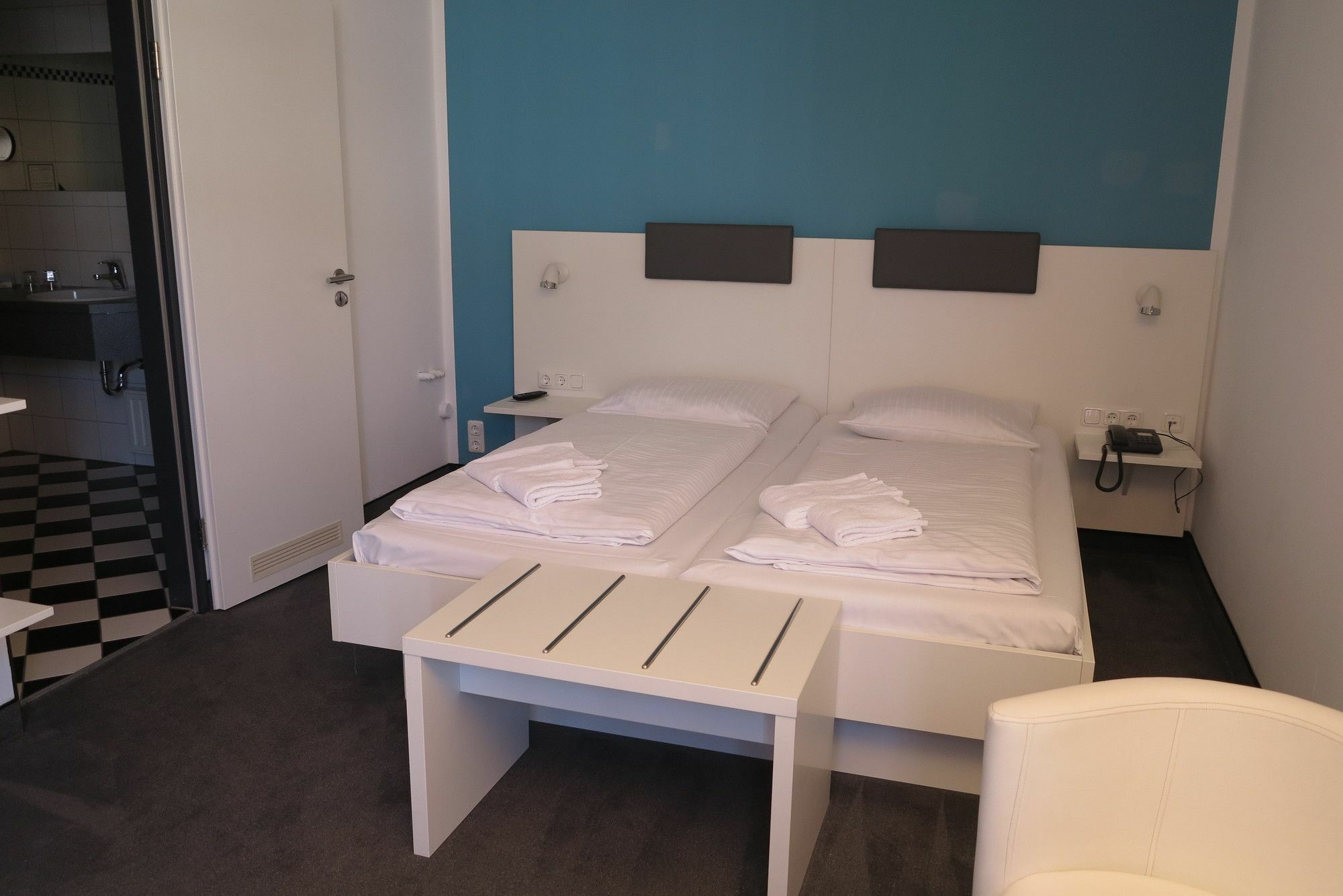 Hotel Brunnenhof Center 3*