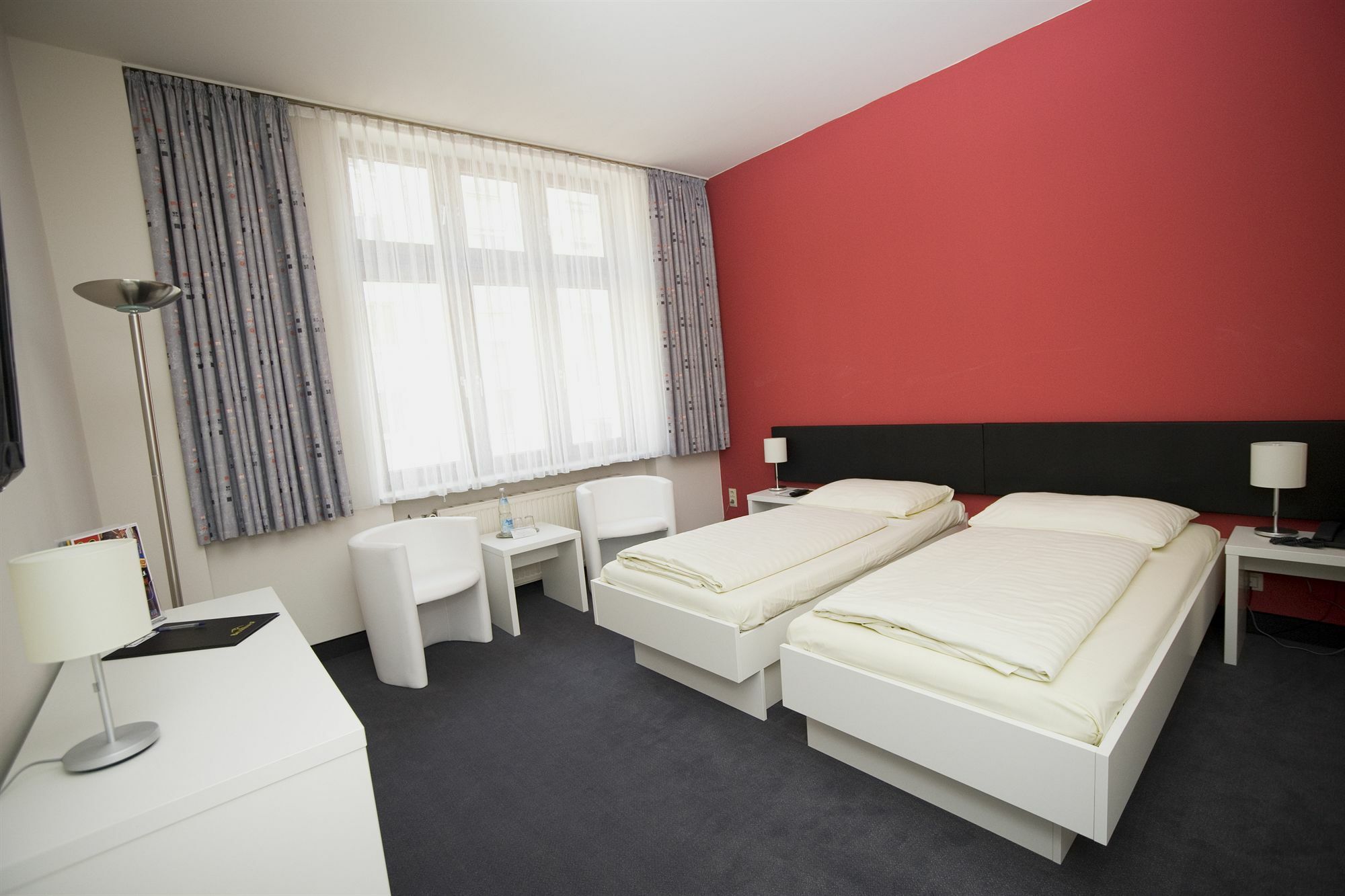 Hotel Brunnenhof Center 3*